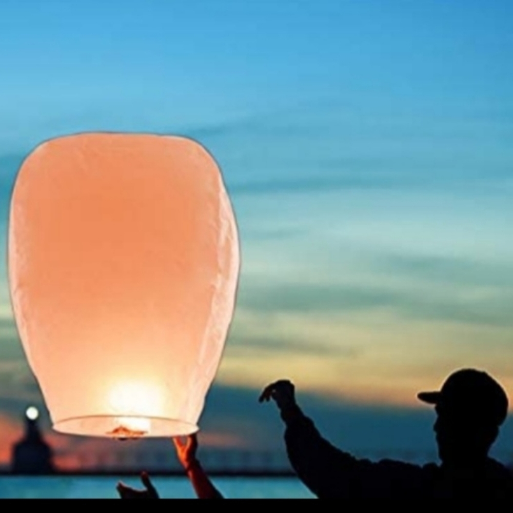 Wishing light sky lantern.